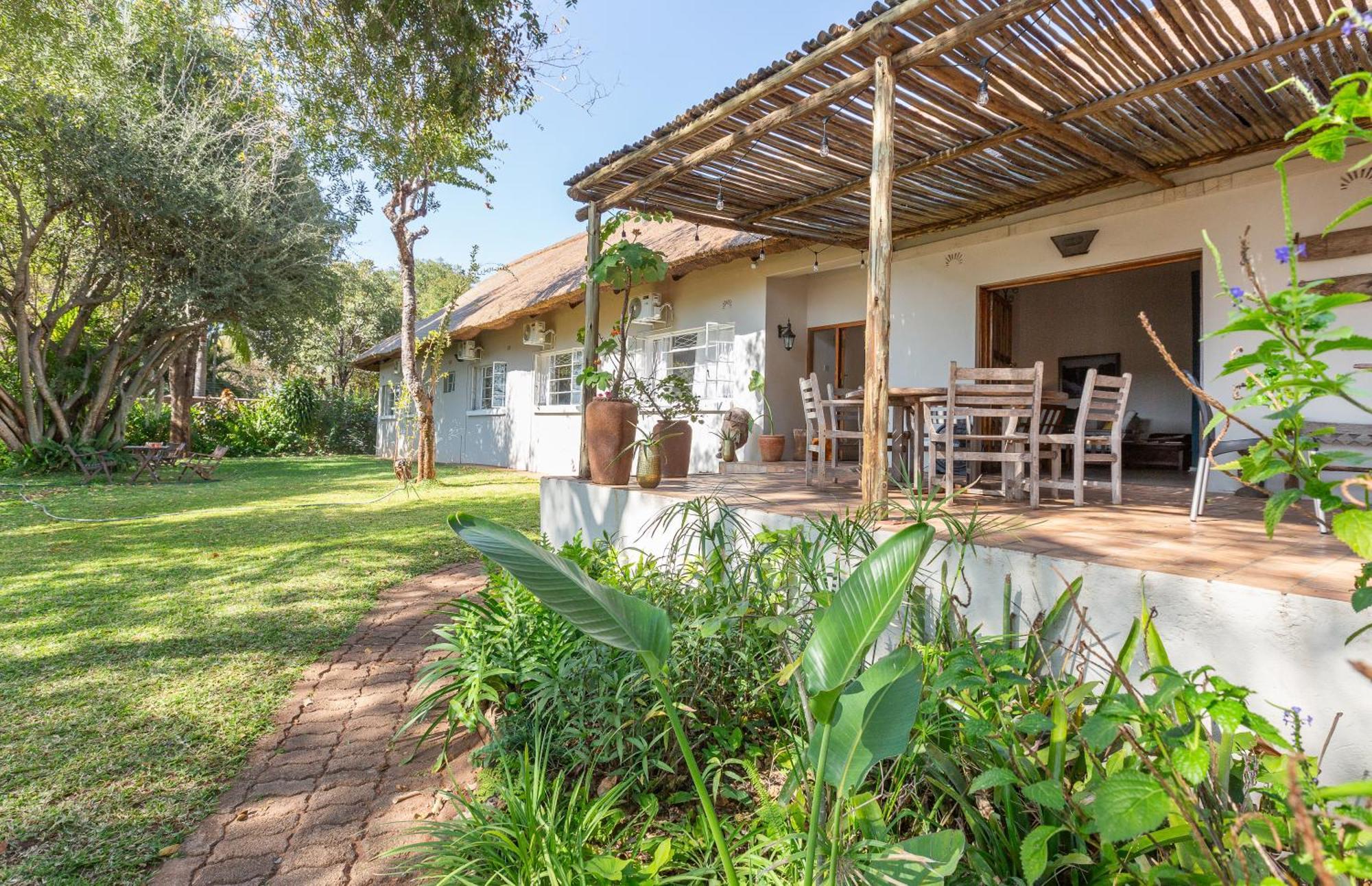 Drift Inn Victoria Falls Dış mekan fotoğraf