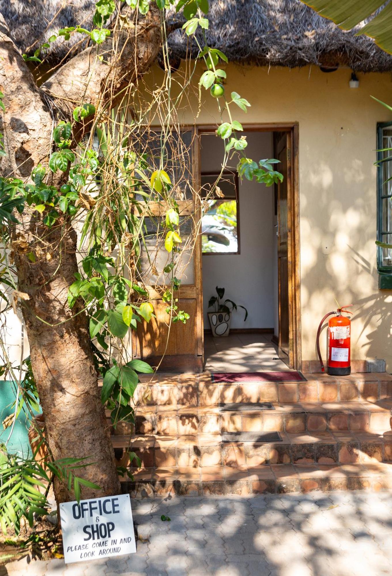 Drift Inn Victoria Falls Dış mekan fotoğraf